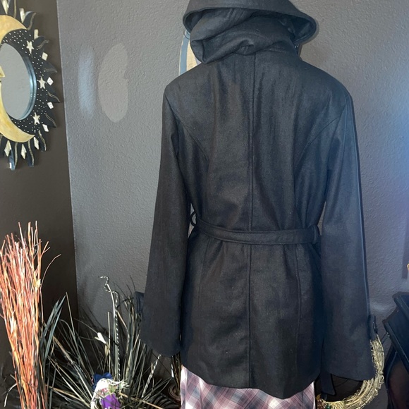 GUC L Ruby Rose Wool Coat - Picture 6 of 11